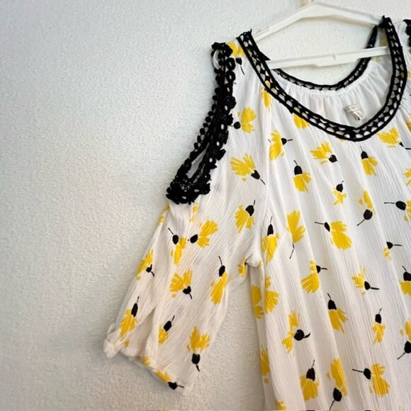 EST. 1946 Cold-shoulder Womens Dress, Size XL (CATO) - Picture 4 of 6